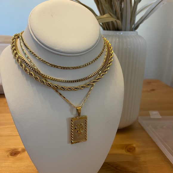 Thin Necklace - Small cubes - Picture 2 of 4